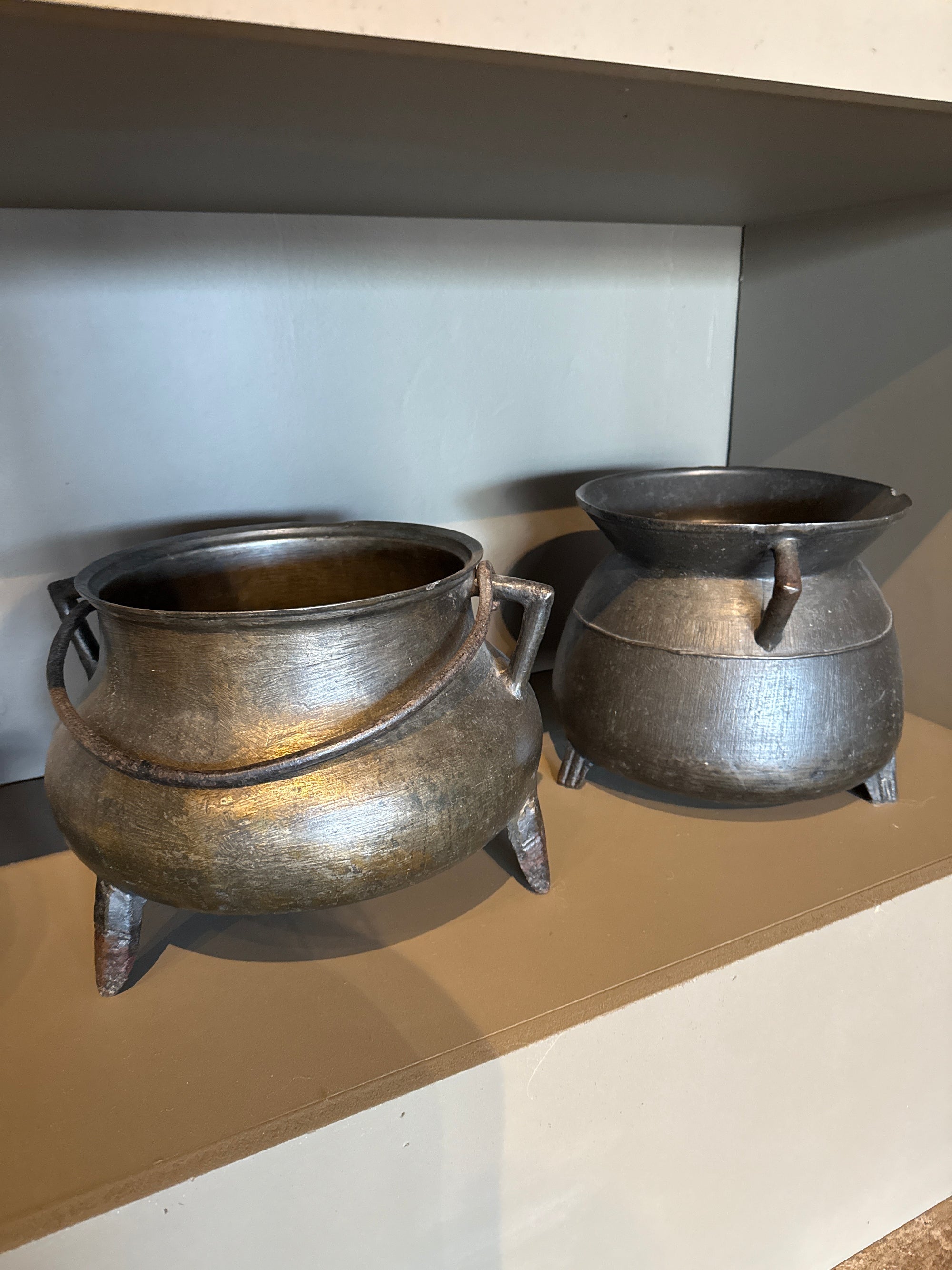 Black Pots
