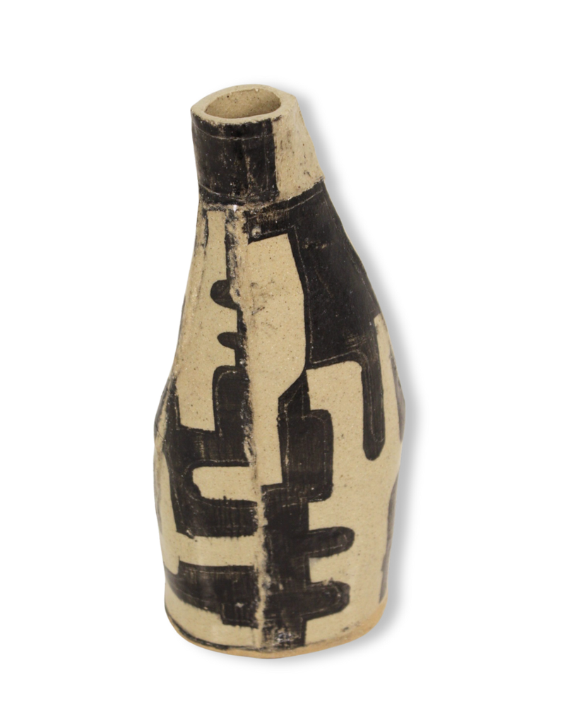 HEA: Medium B/W Glossy Vessel